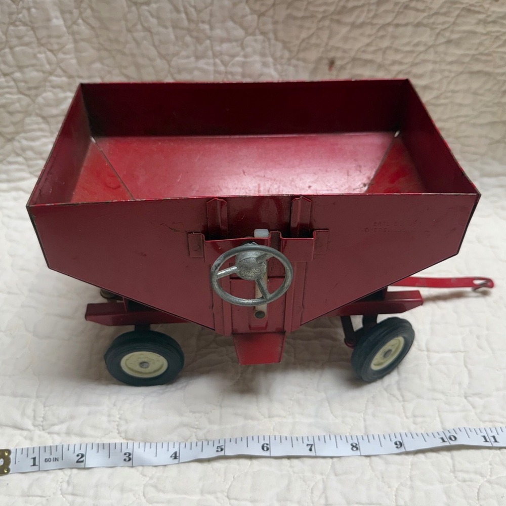 Vintage Ertl‎ Red Metal Gravity Grain Wagon Farm Toy Diecast 1/16 Scale